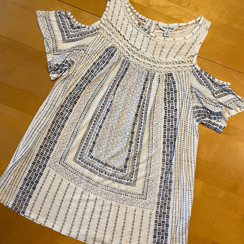 Lucky Brand Cold Shoulder Top - Size S - Picture 7 of 8